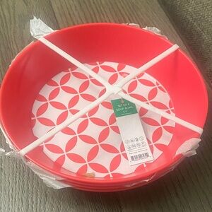 New with Tags pink and white 8.75” Melanine Patterned Soup Bowls Set